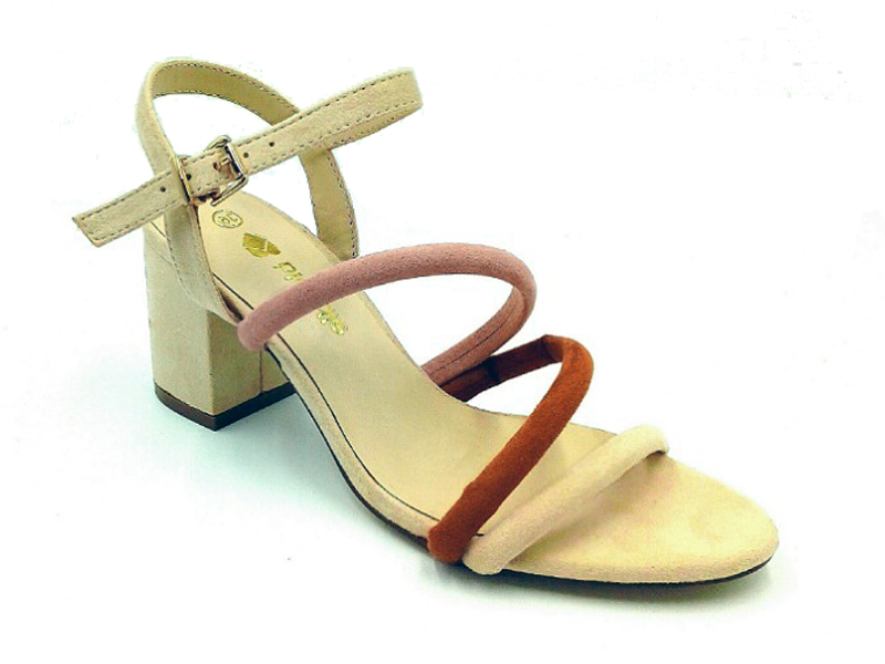 Sandals with heel